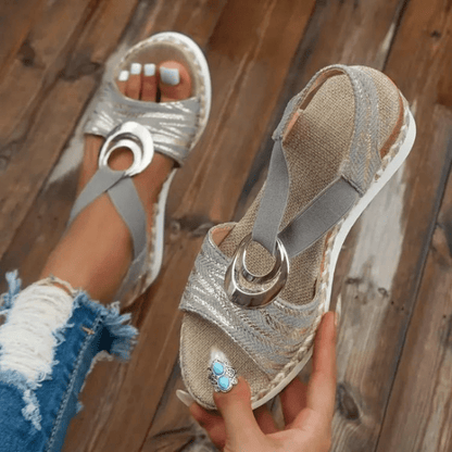 Ines™ | Ortopediska Wedgesandaler med Metalliska Detaljer – Komfort och Glans i Ett